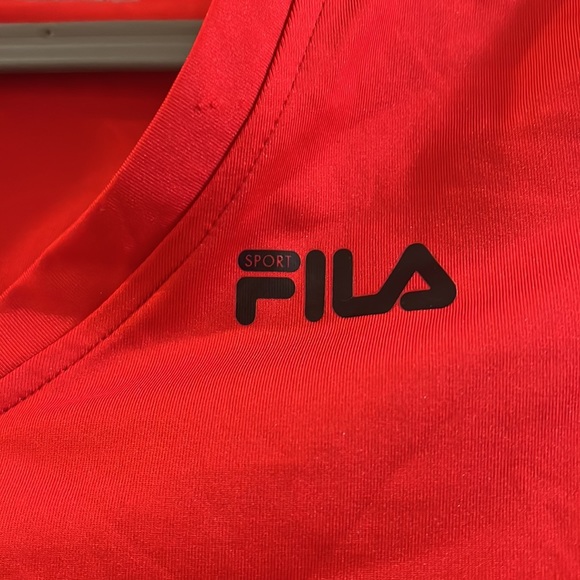 Fila t shirt size small - Picture 2 of 6